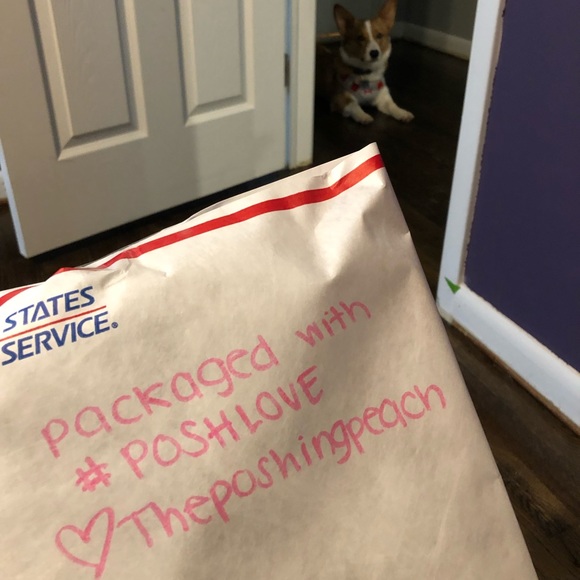 Meet the staff & the Poshing Peach ๐ค๐ - Picture 3 of 8